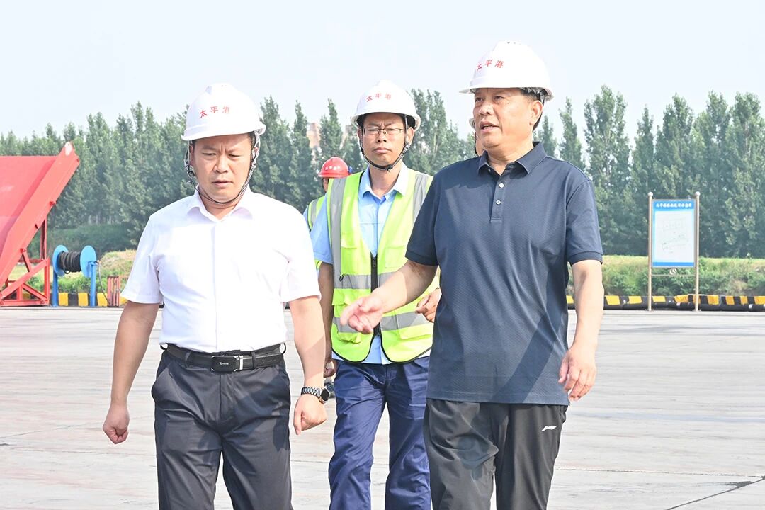 张广宇到太平港督导端午假期安全生产.jpg